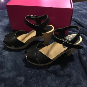 Black Swedish Merci Hasbeens